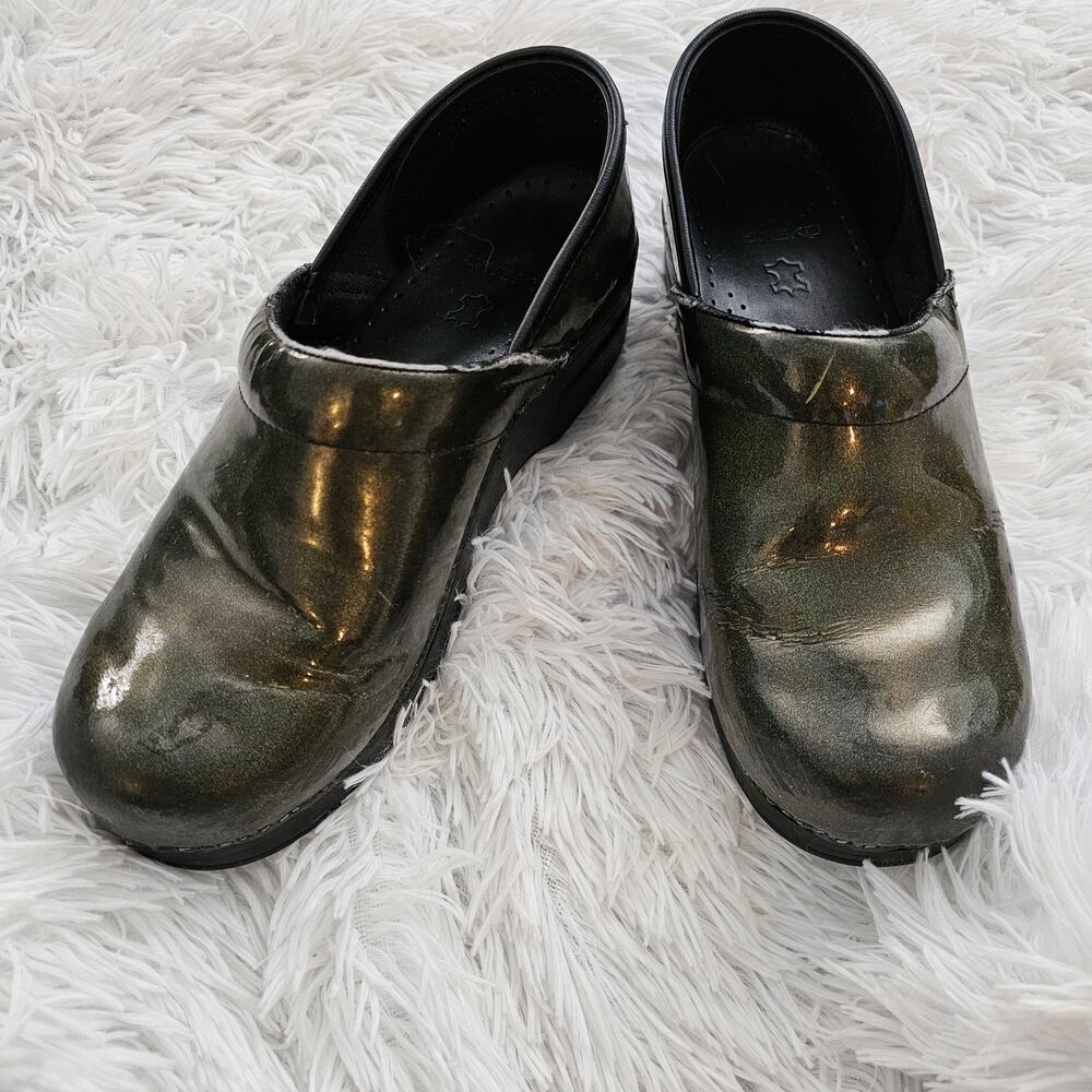 Dansko Iridescent Green Sparkle Clogs Size 39 EU 8.5 9 Slip On Comfort Shoes
